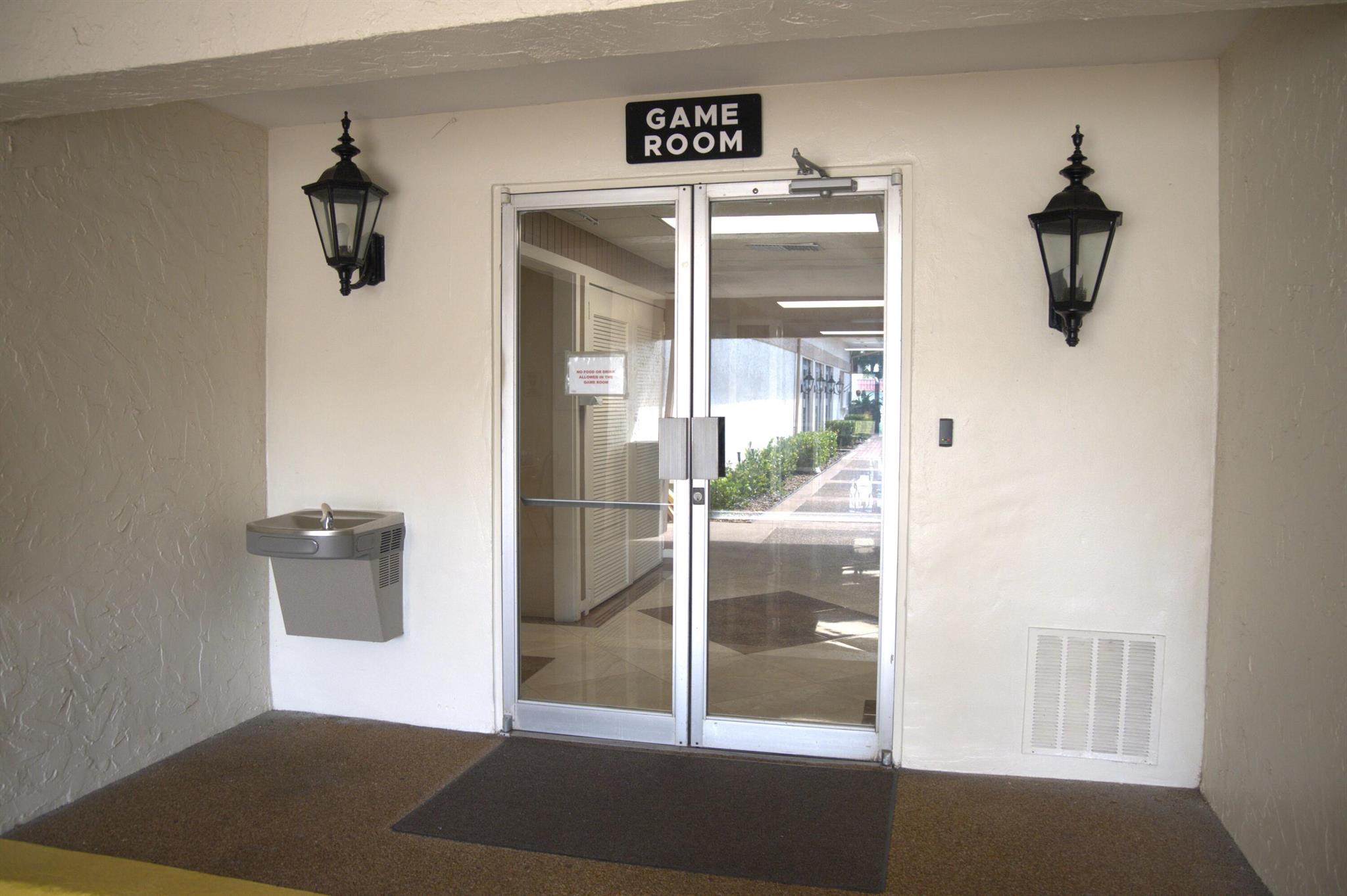 GOLDEN LAKES VILLAGE COND - Residential Lease