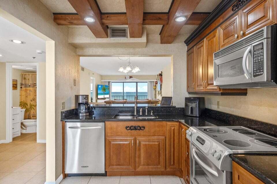 OCEAN HARBOUR CONDOMINIUM D - Residential