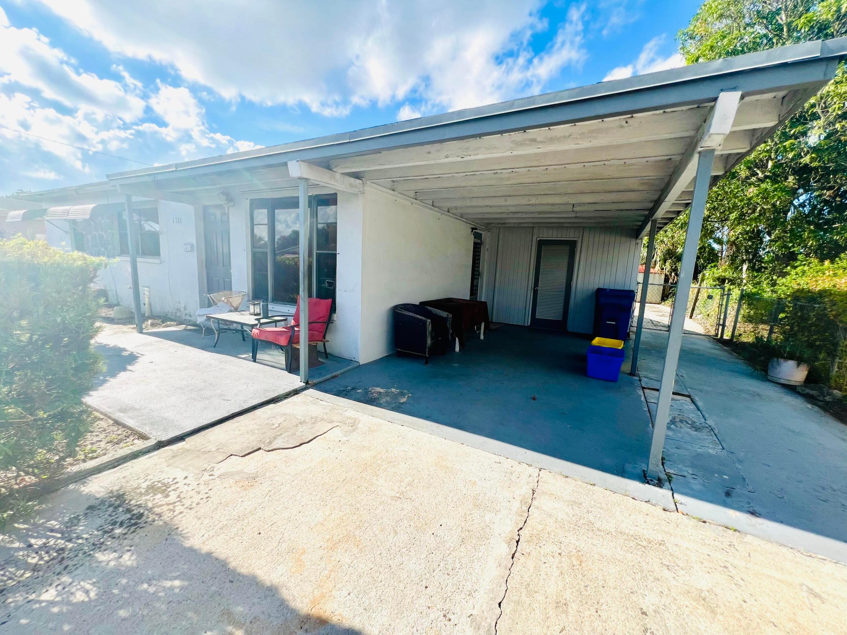 RIVIERA BEACH HEIGHTS ADD 8 - Residential