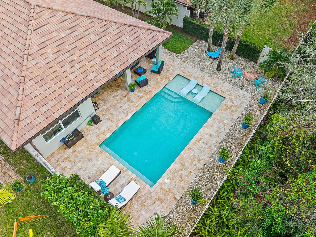 Photo of 7146 Limestone Cay Road, Jupiter, FL 33458 (MLS # R10950278)