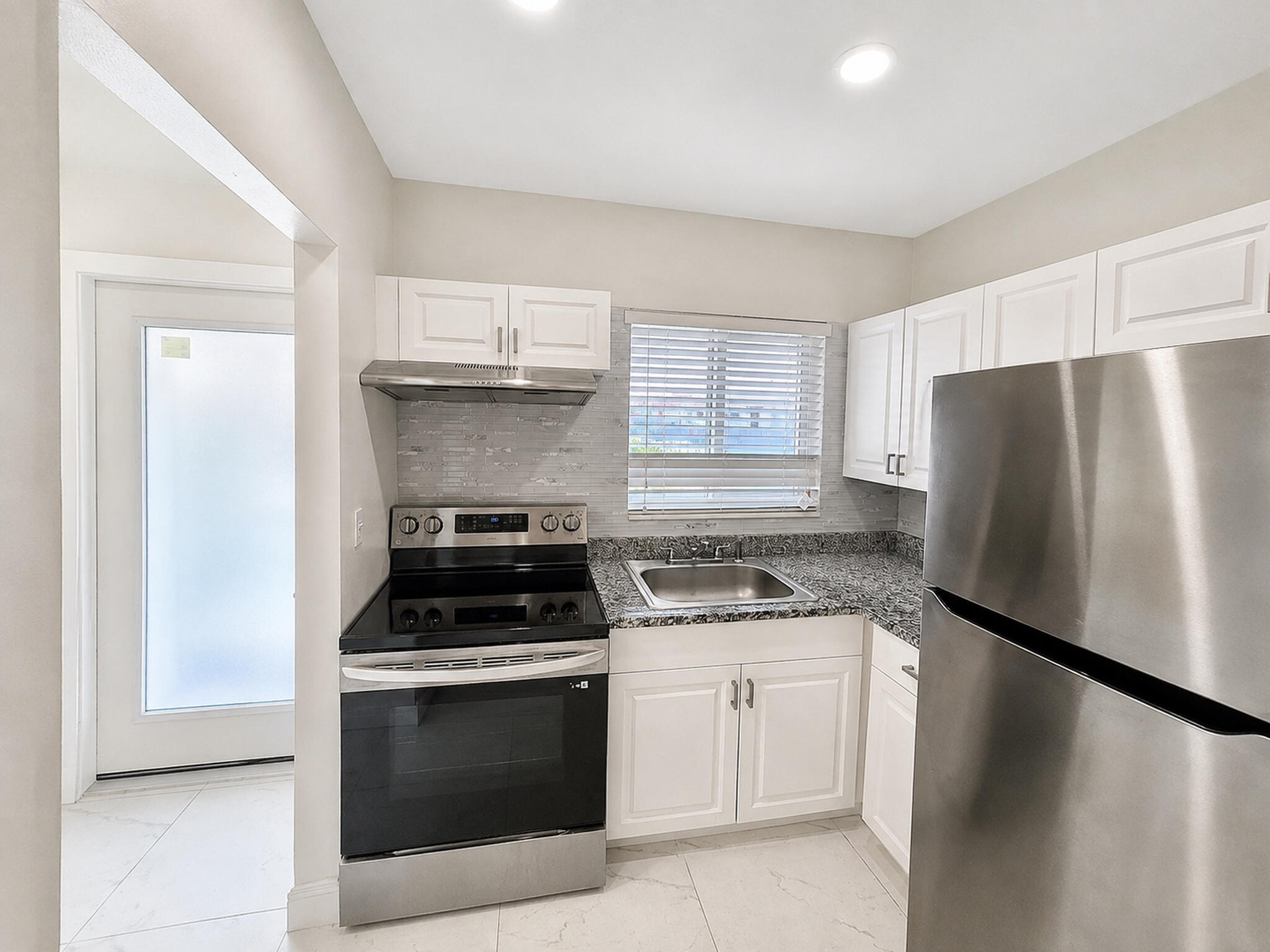 1115 Lake Terrace 208