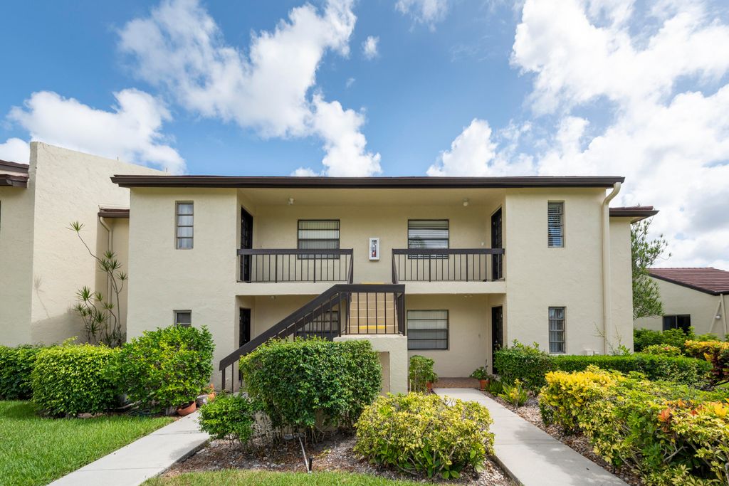 Photo of 8535 Casa Del Lago #H, Boca Raton, FL 33433 (MLS # R11162933)