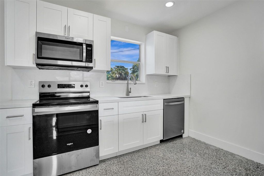 Photo of 123 NE 15th Avenue, Boynton Beach, FL 33435 (MLS # F10445913)