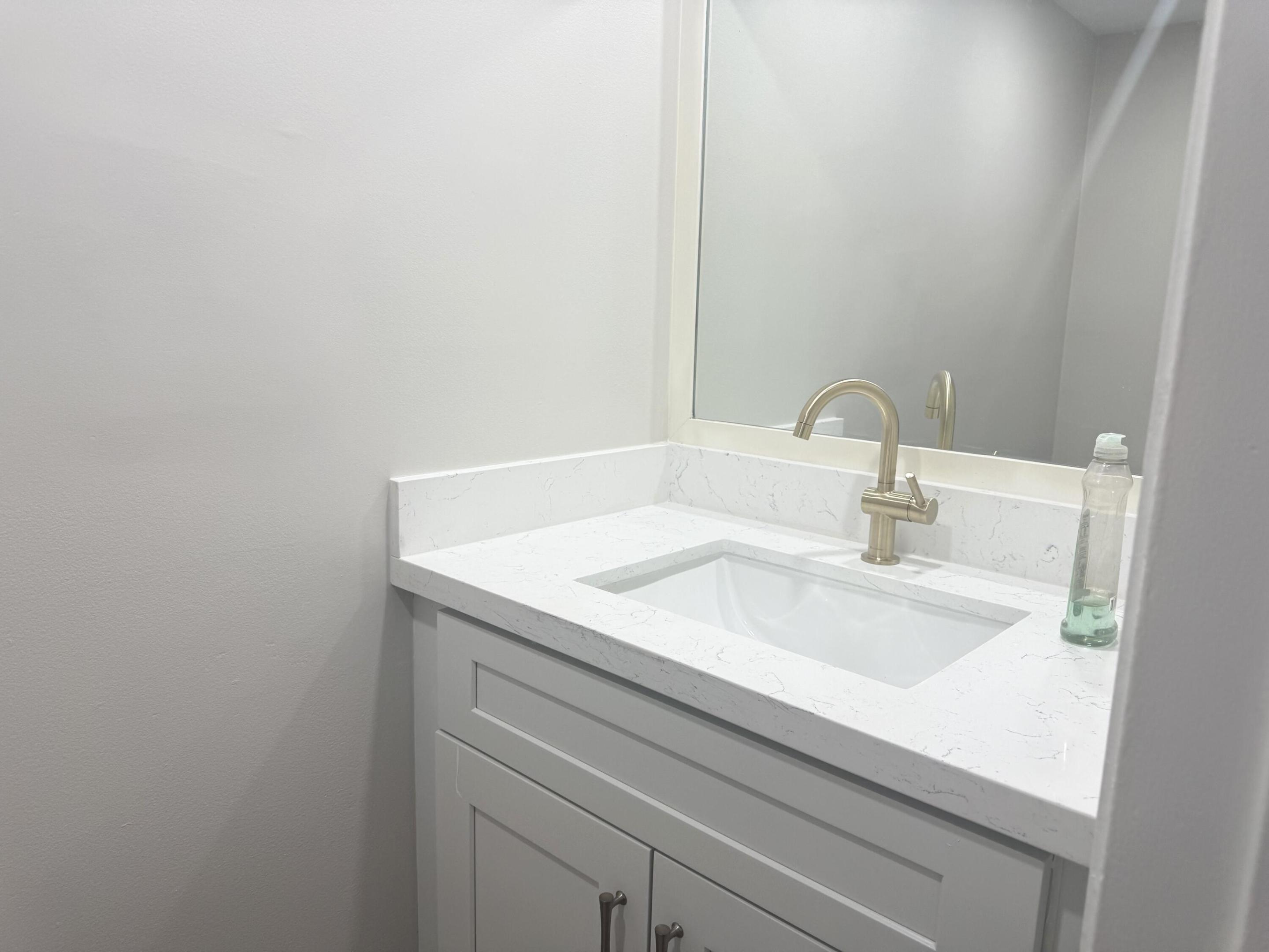 OAKWOOD ON THE GREEN CONDO - Residential