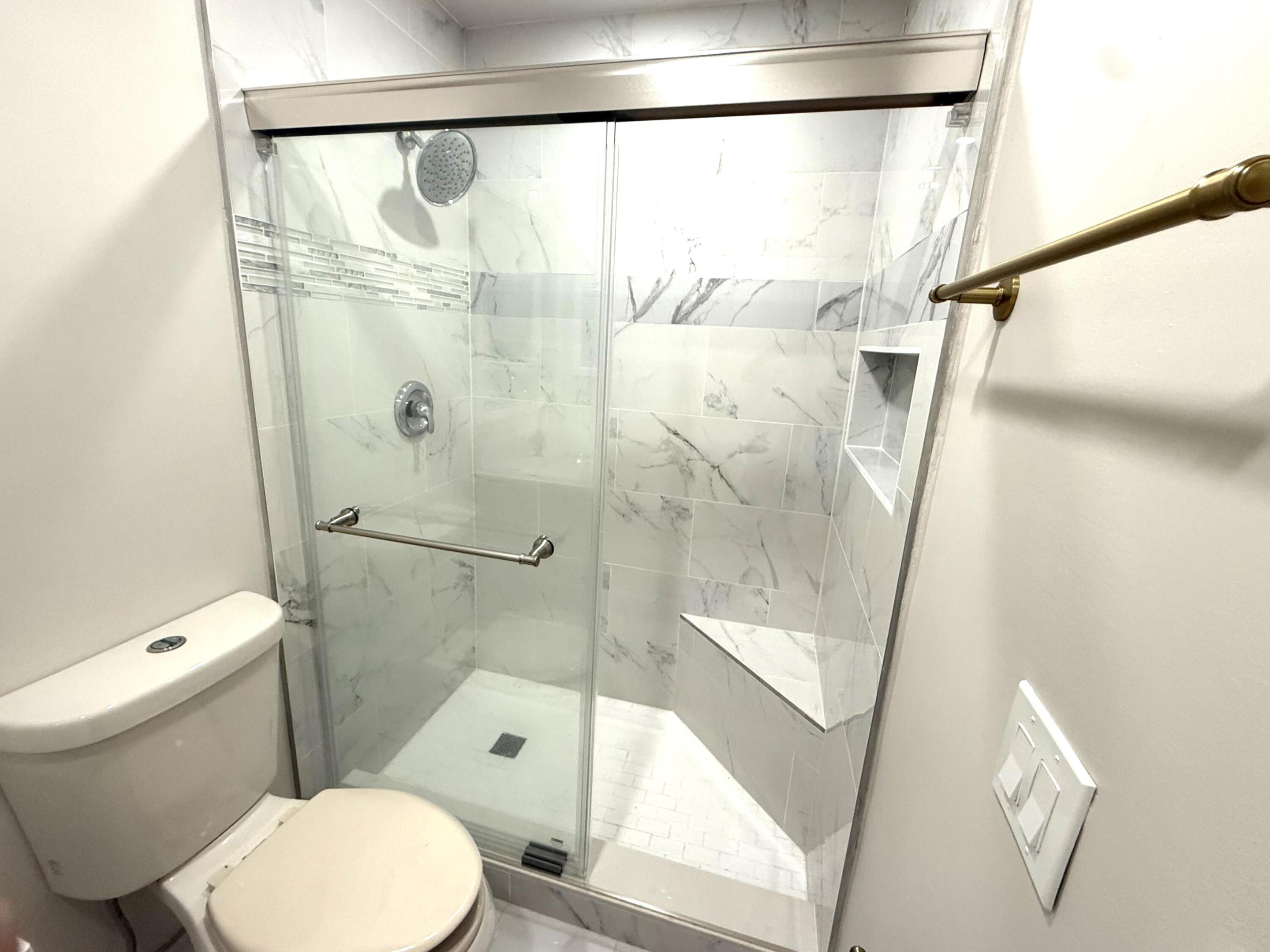 OAKWOOD ON THE GREEN CONDO - Residential