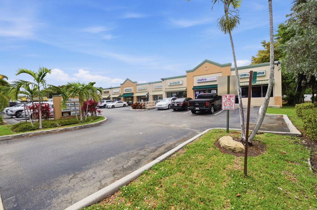 Photo of 401 N State Rd 7, Margate, FL (MLS # B26005353)