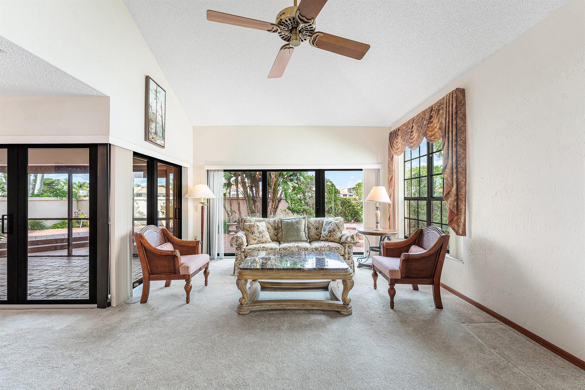 VILLA D'ESTE Deer Creek - Residential