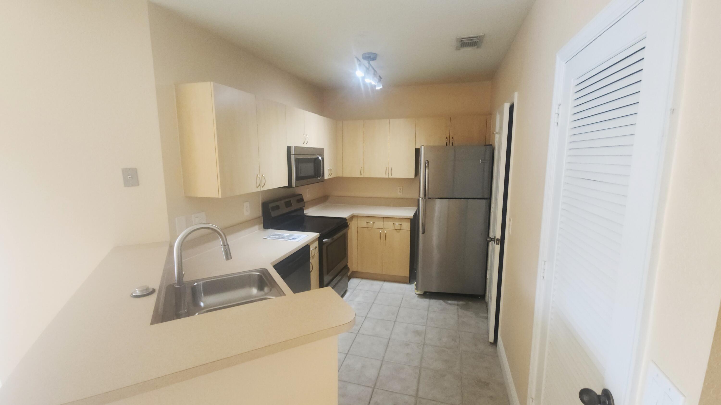 RESIDENCES OF BELMONT AT BOYNTON BEACH CONDO - Residential Lease