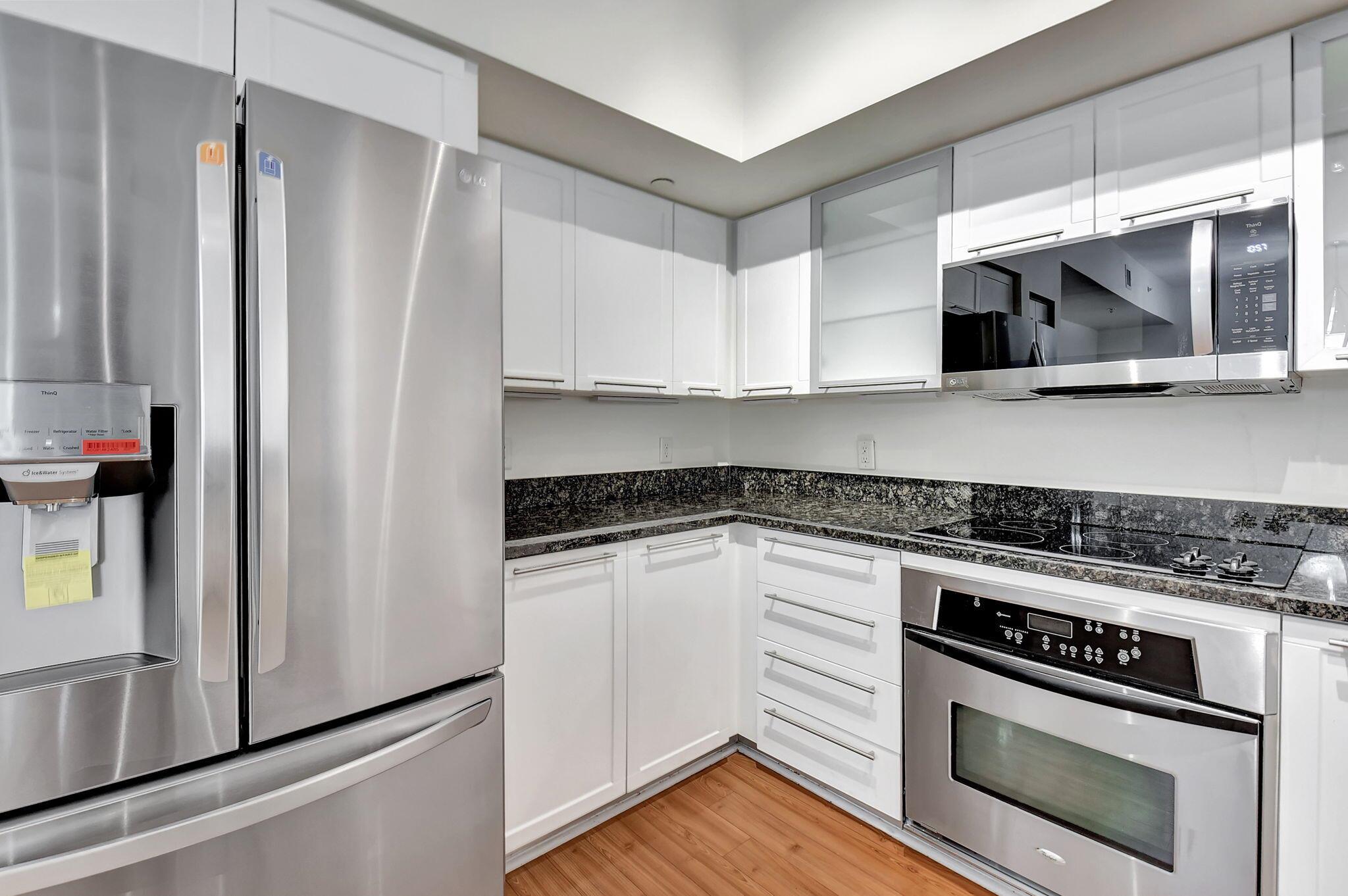 ASTOR CONDO - Residential