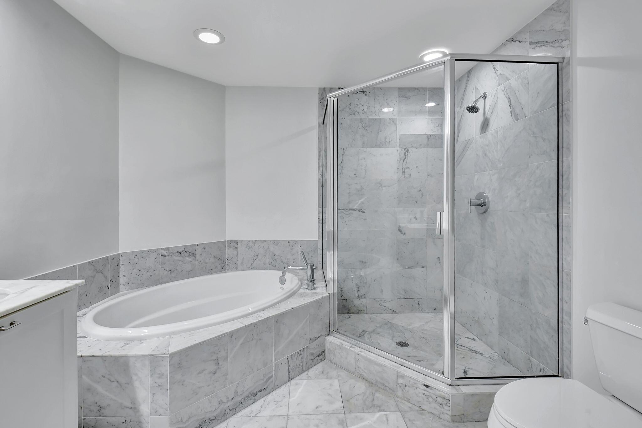 ASTOR CONDO - Residential