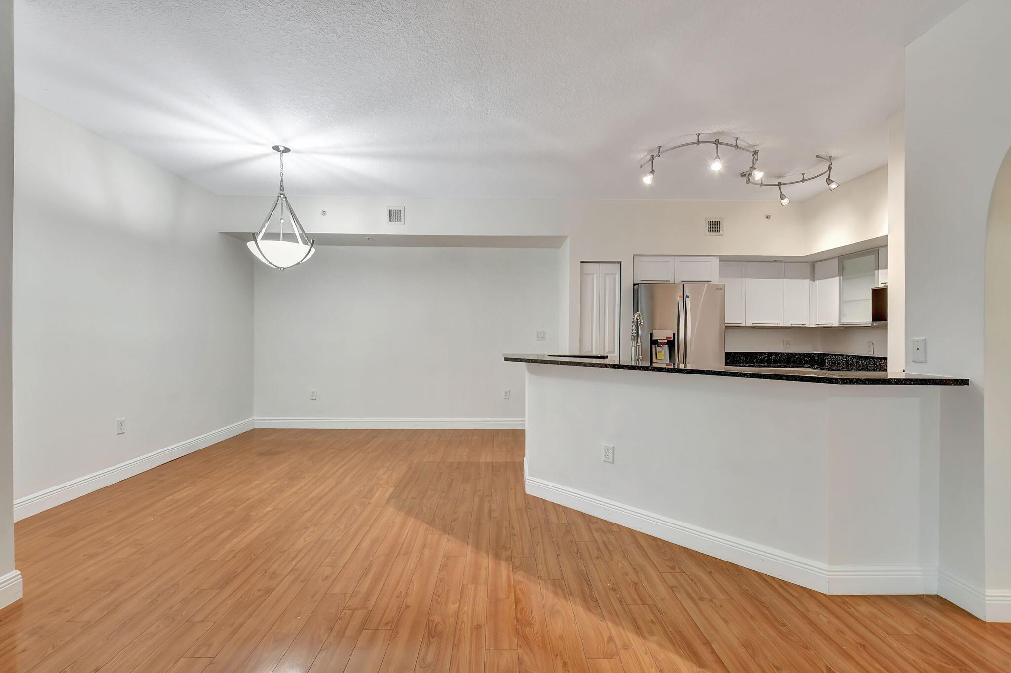 ASTOR CONDO - Residential