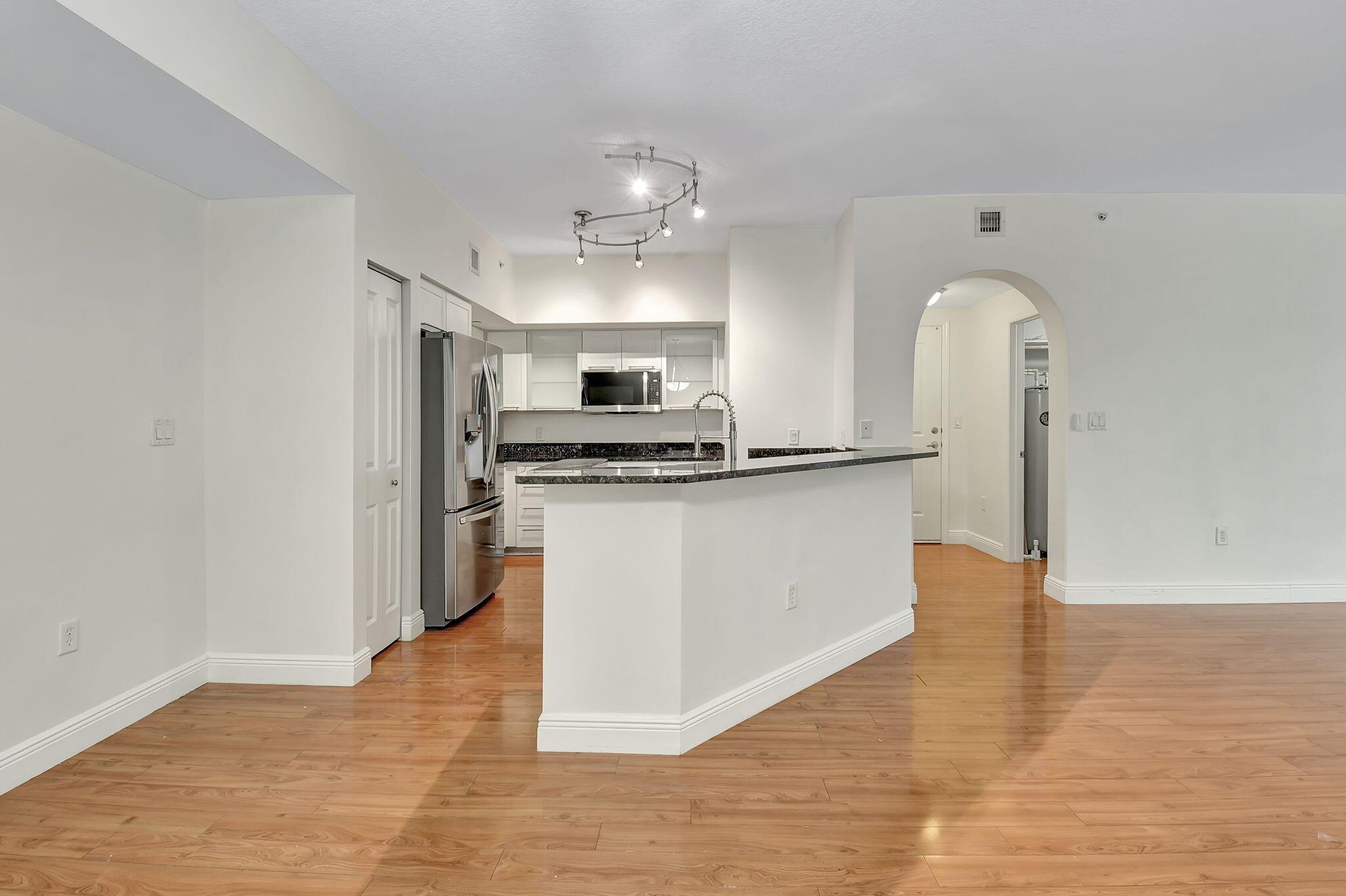 ASTOR CONDO - Residential