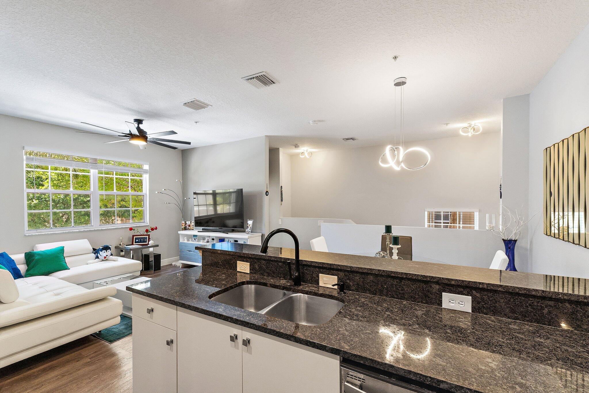 TEQUESTA TRACE CONDO - Residential