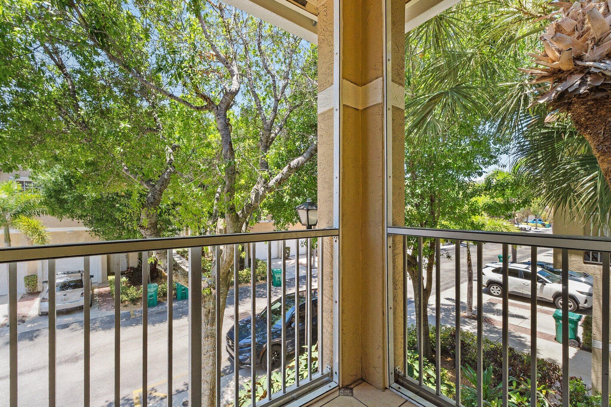 TEQUESTA TRACE CONDO - Residential