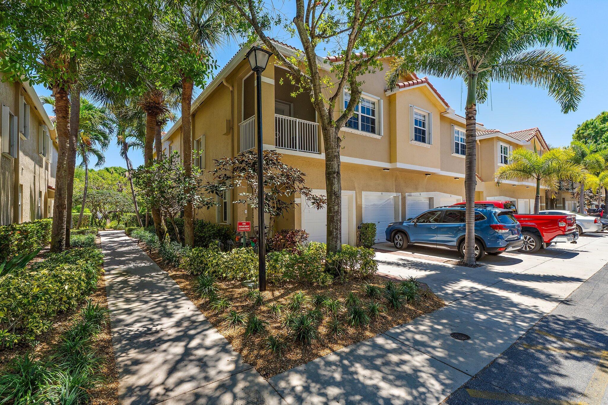 TEQUESTA TRACE CONDO - Residential
