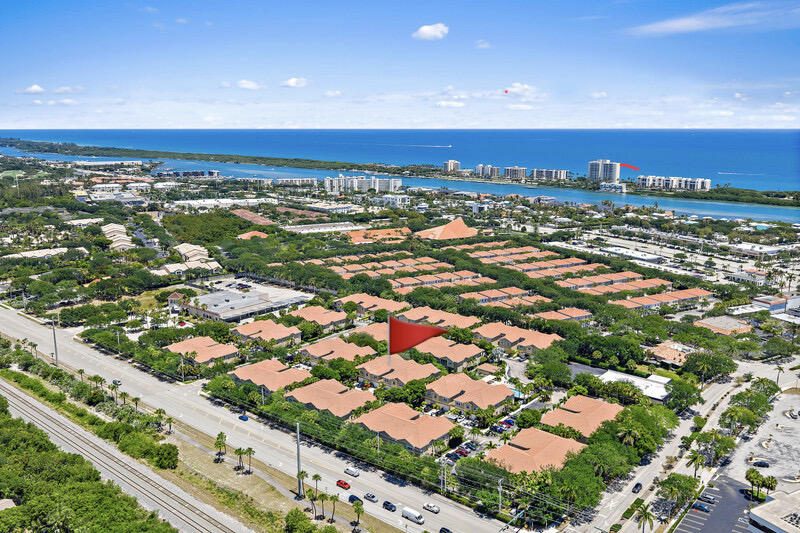 TEQUESTA TRACE CONDO - Residential