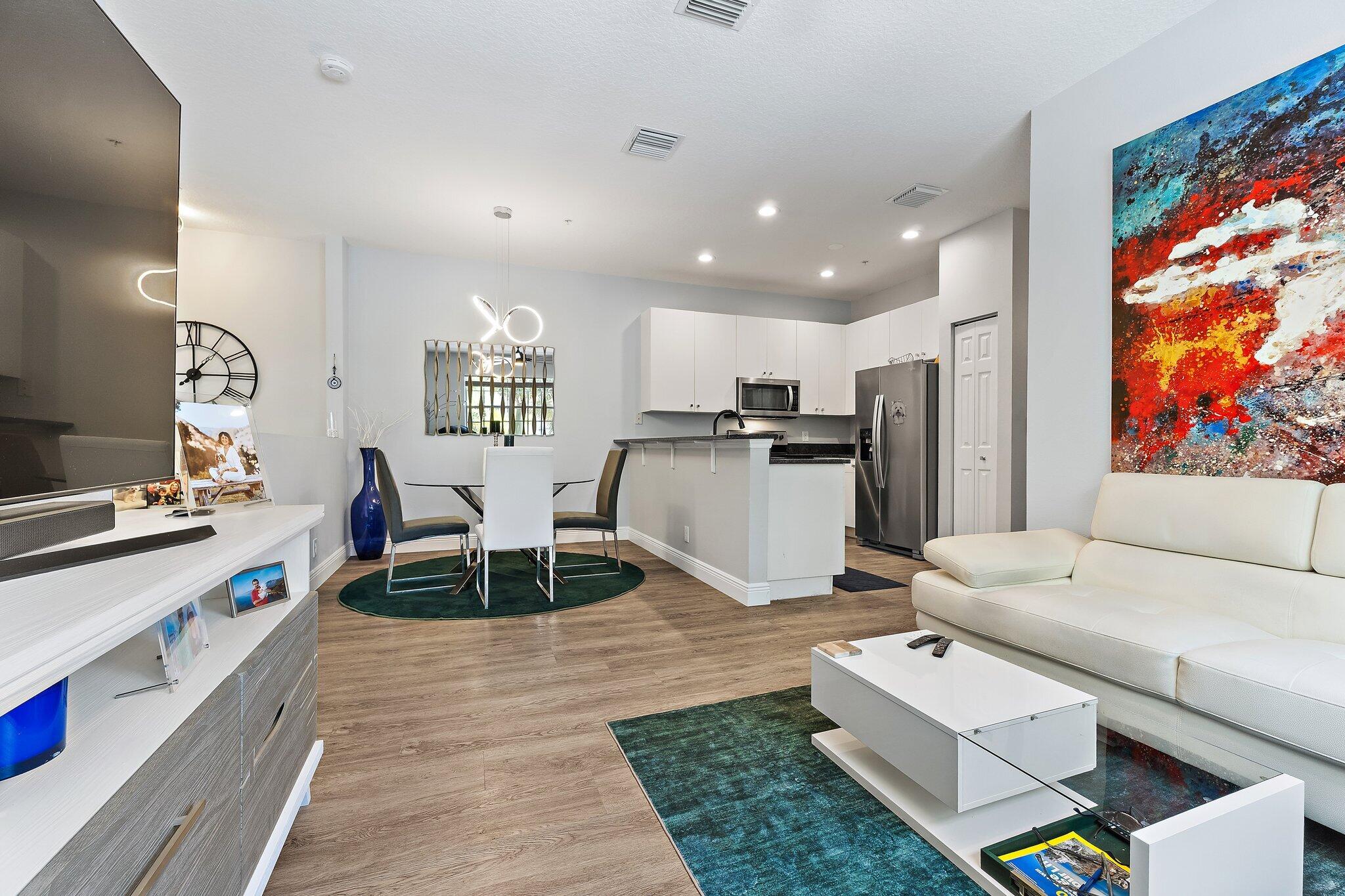 TEQUESTA TRACE CONDO - Residential