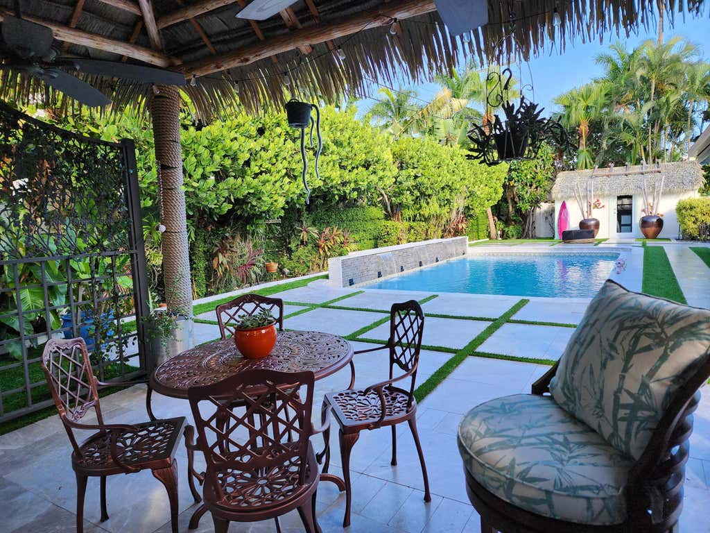 Photo of 716 Middle River Drive, Fort Lauderdale, FL 33304 (MLS # B26062058)