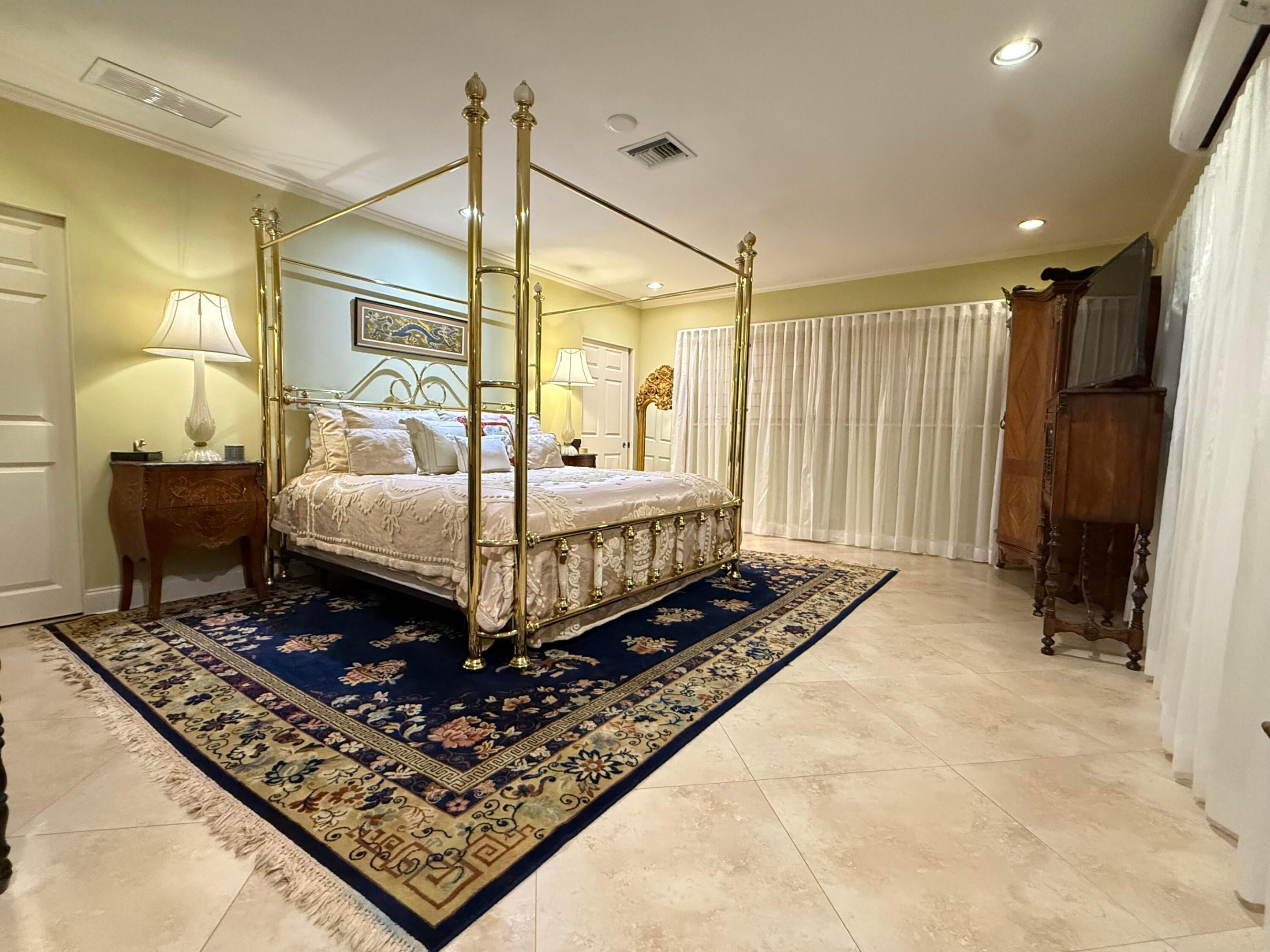 716 Middle River Drive