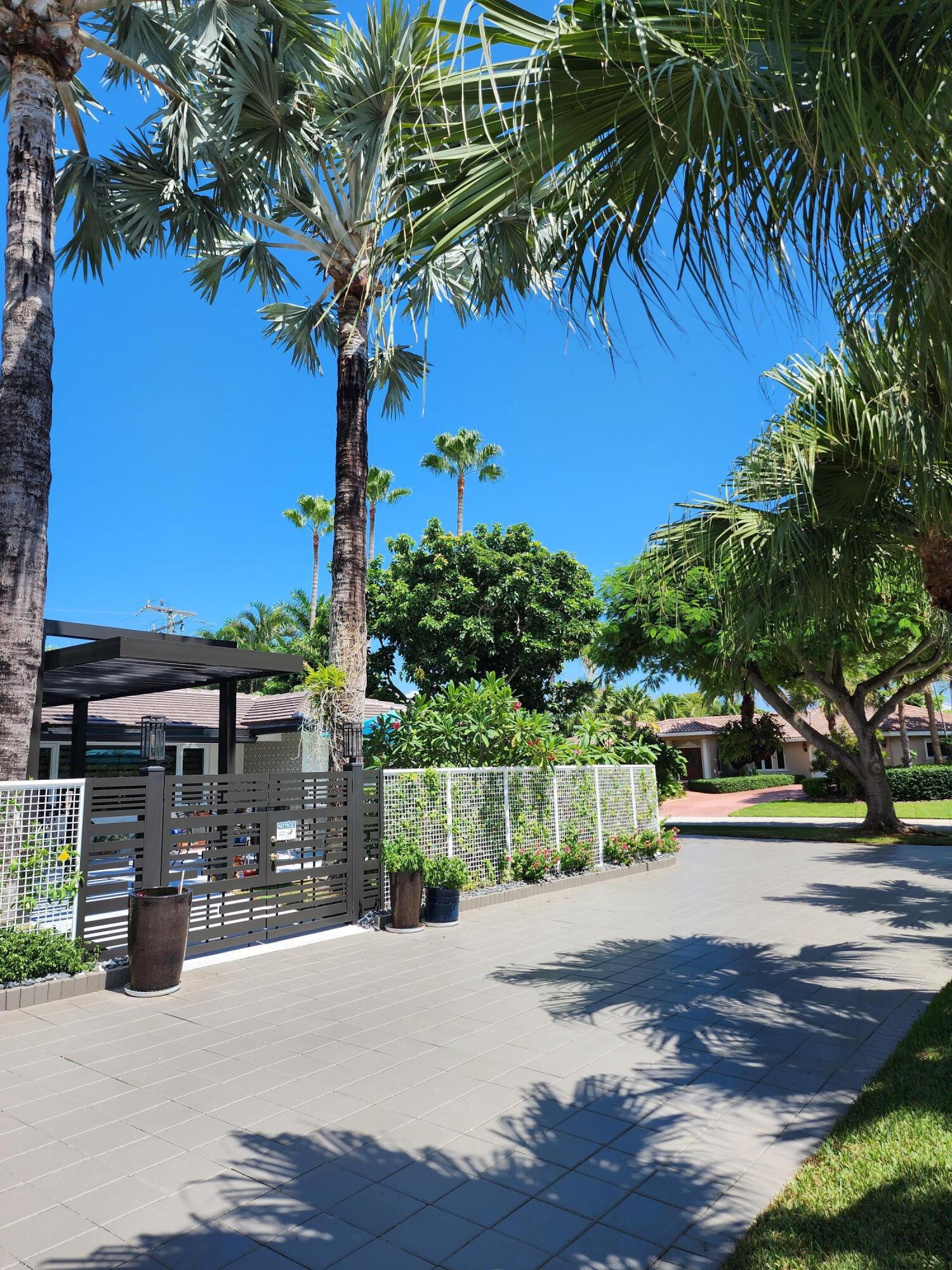 716 Middle River Drive