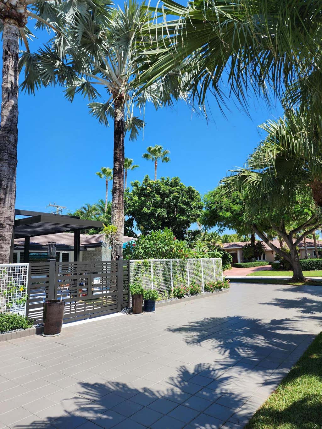 Photo of 716 Middle River Drive, Fort Lauderdale, FL 33304 (MLS # B26062058)