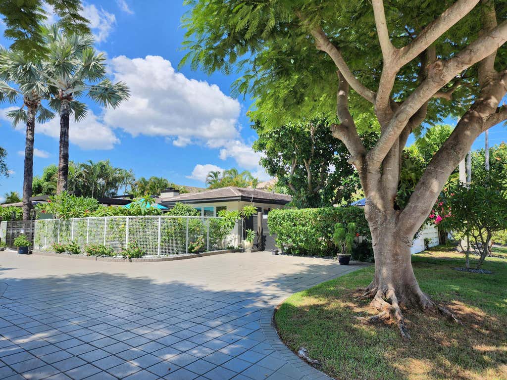 Photo of 716 Middle River Drive, Fort Lauderdale, FL 33304 (MLS # B26062058)