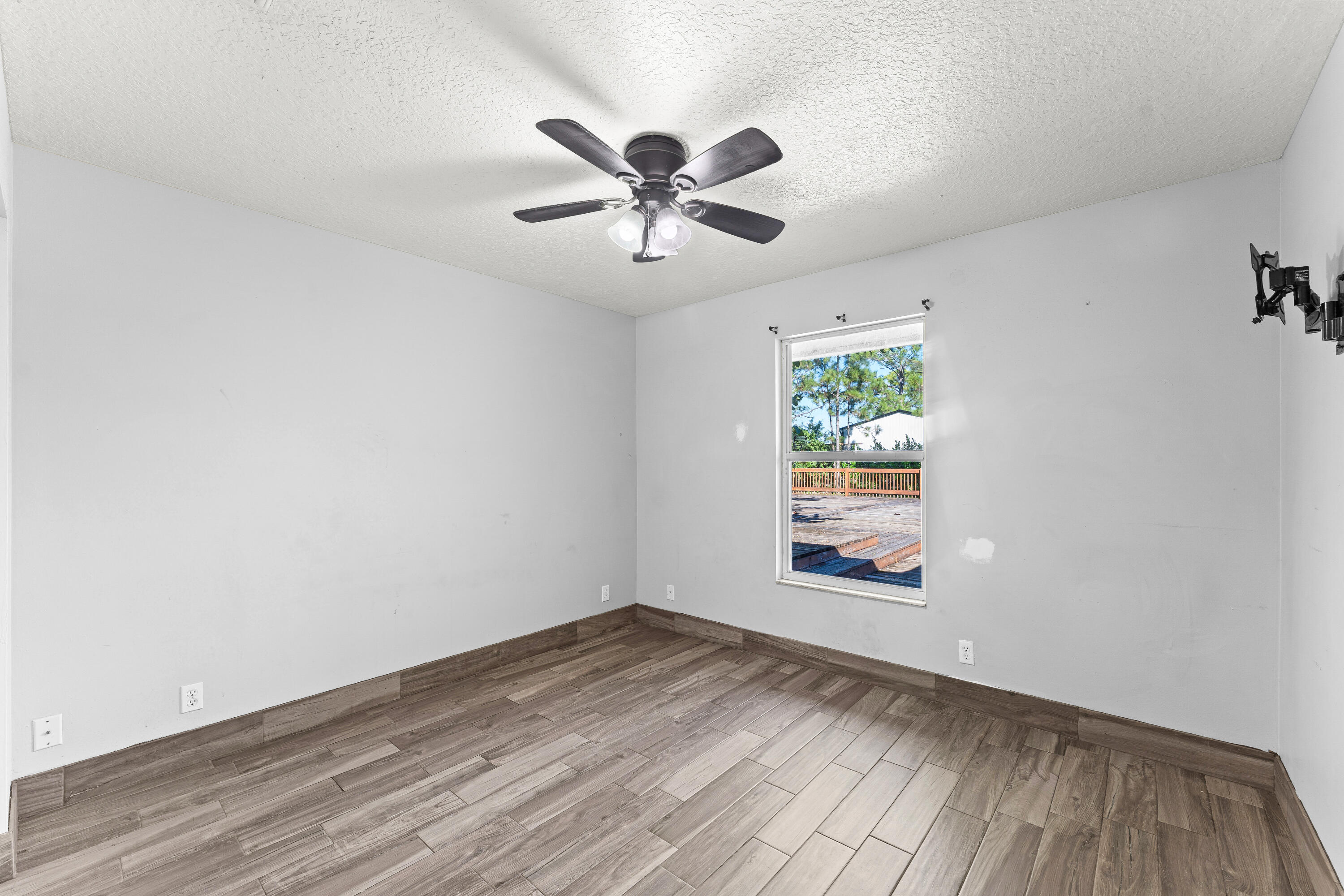 Acreage & Unrec - Residential
