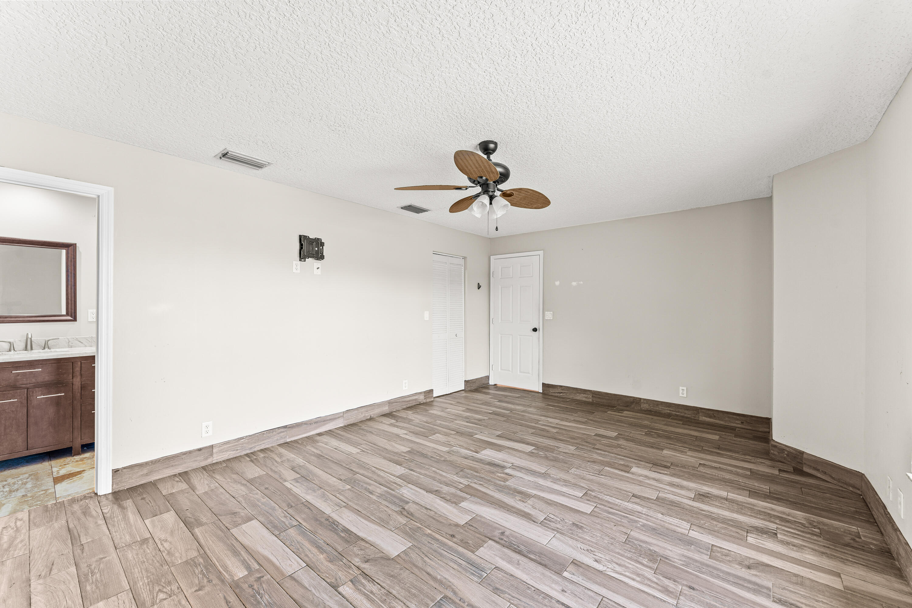 Acreage & Unrec - Residential