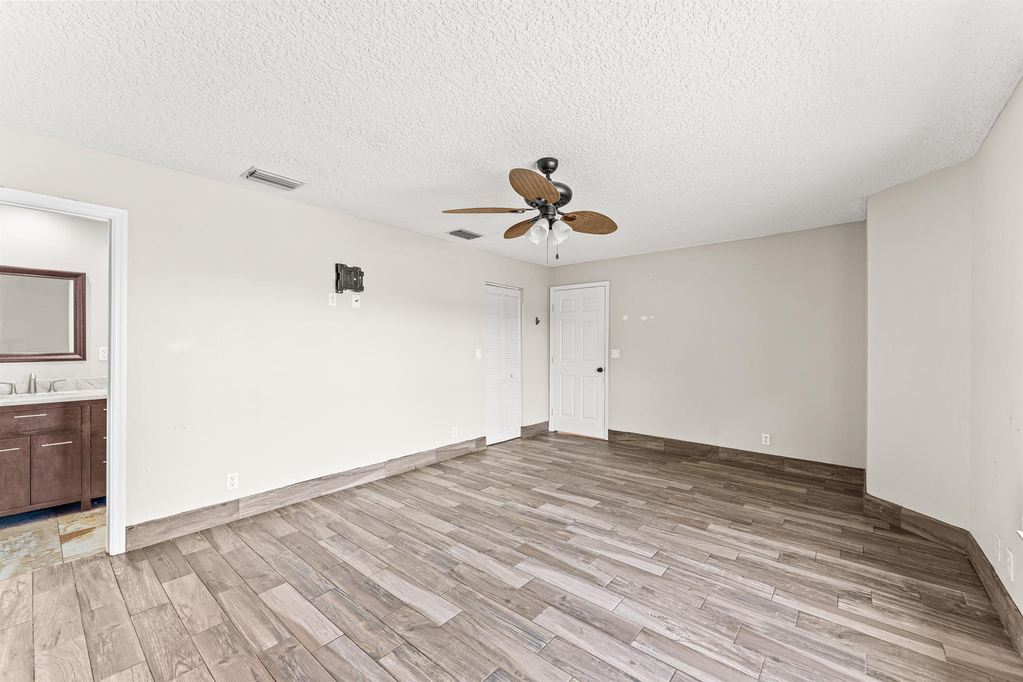 Acreage & Unrec - Residential