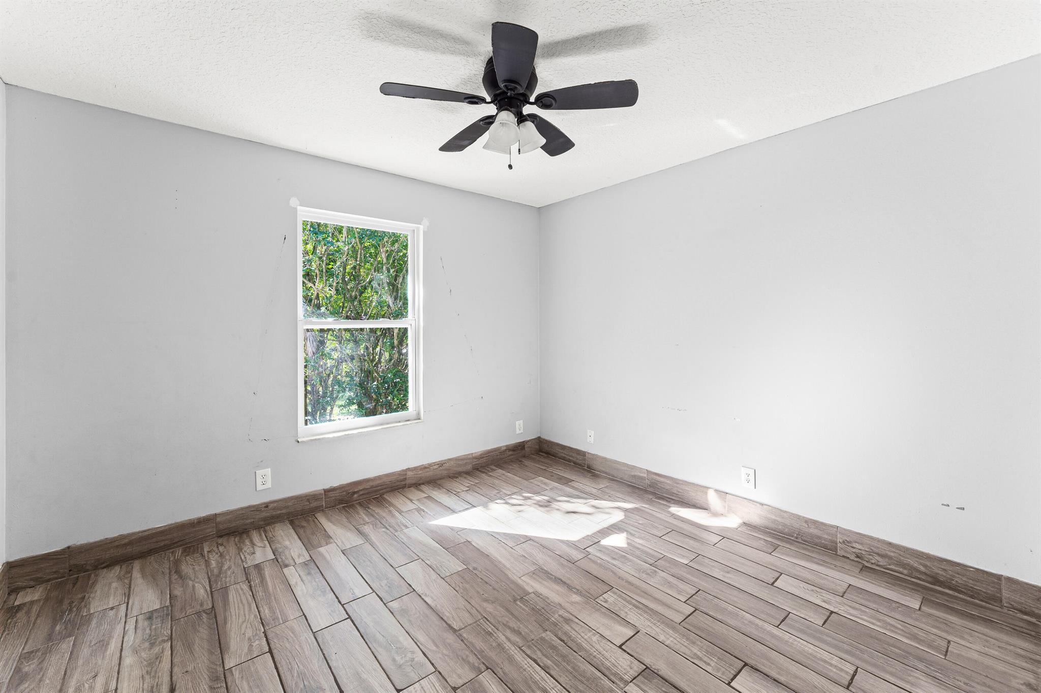 Acreage & Unrec - Residential