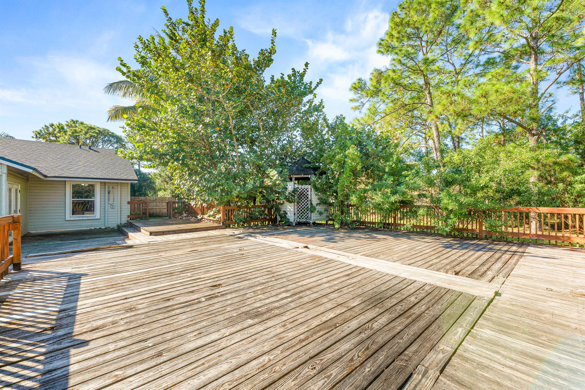 Acreage & Unrec - Residential