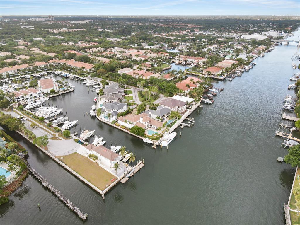 HARBOUR POINT TOWNHOMES - Residential