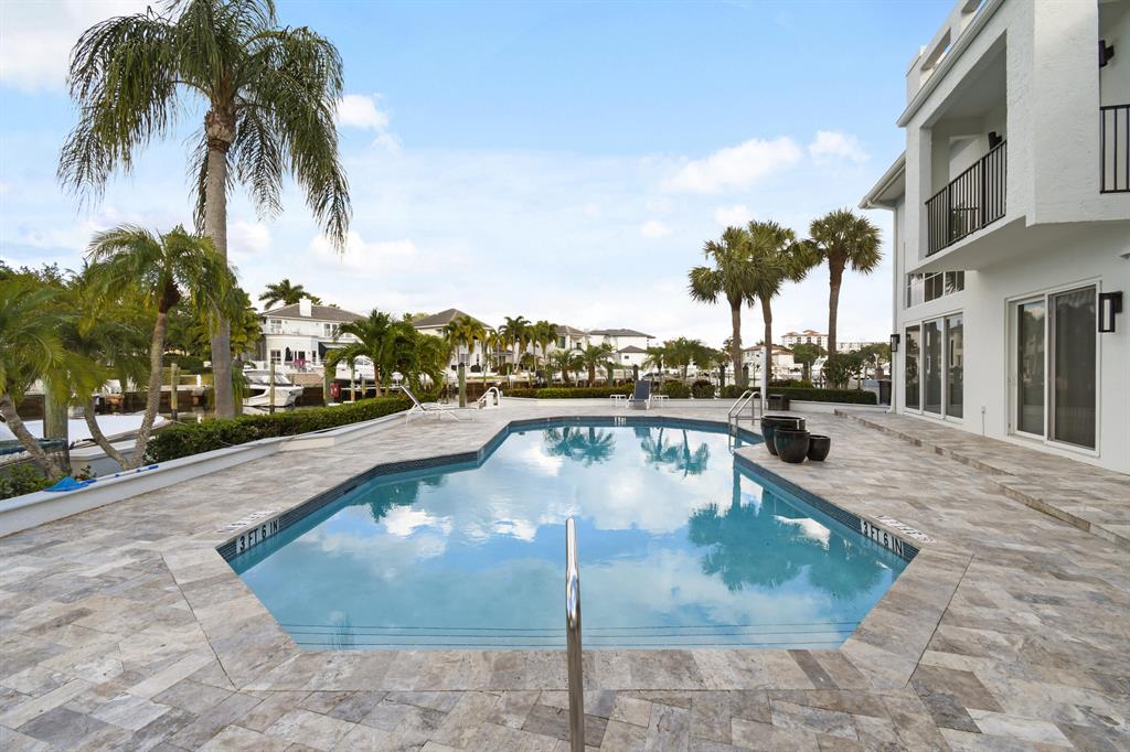 HARBOUR POINT TOWNHOMES - Residential