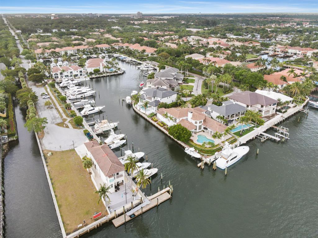 HARBOUR POINT TOWNHOMES - Residential