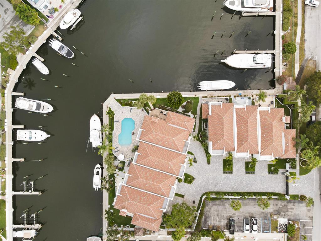 HARBOUR POINT TOWNHOMES - Residential