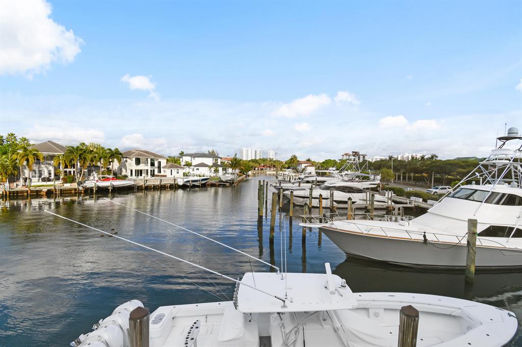 HARBOUR POINT TOWNHOMES - Residential