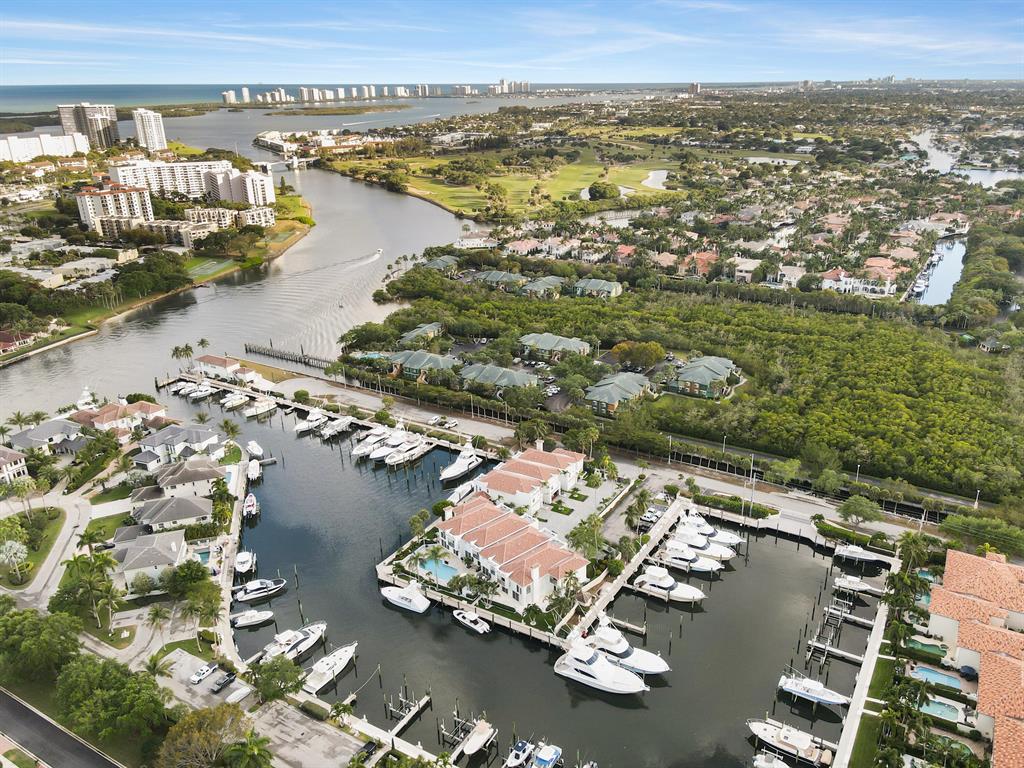 HARBOUR POINT TOWNHOMES - Residential