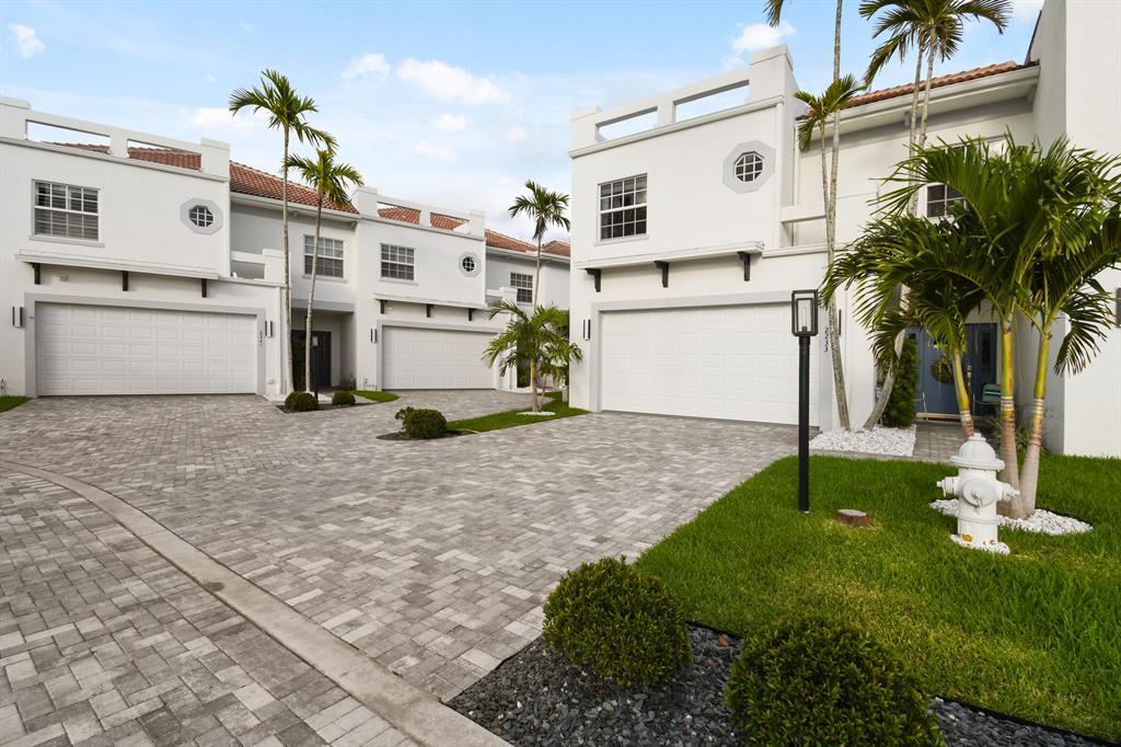 HARBOUR POINT TOWNHOMES - Residential