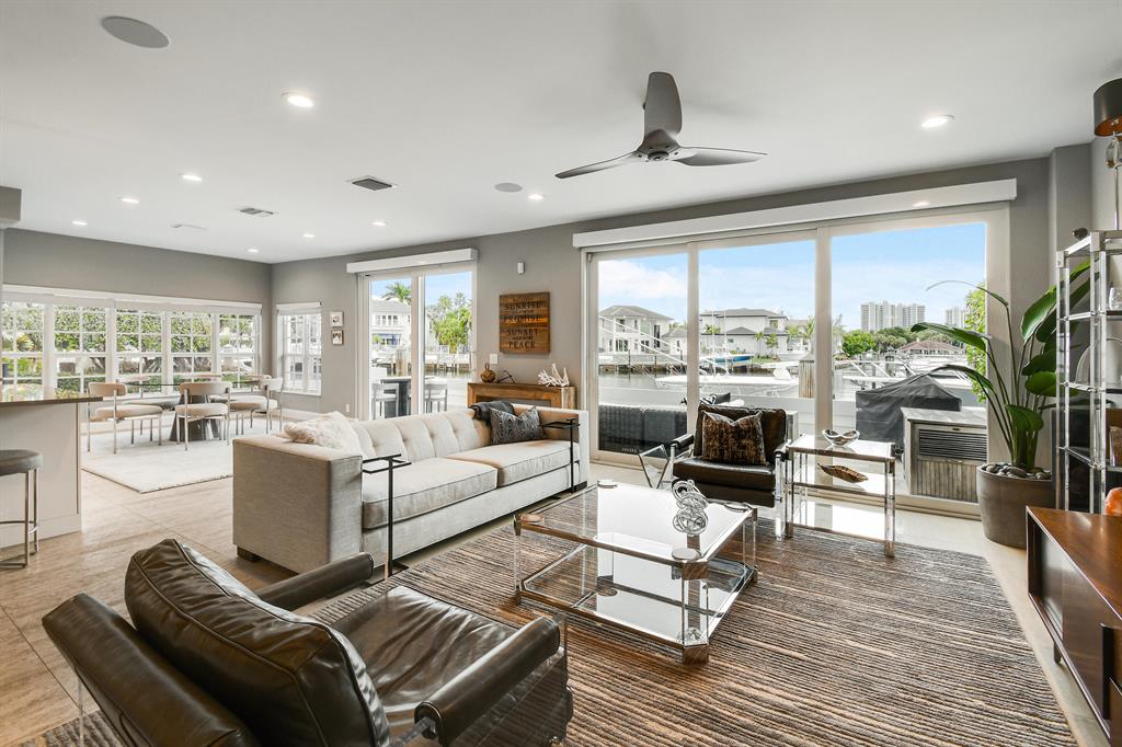 HARBOUR POINT TOWNHOMES - Residential