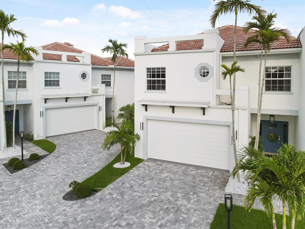 HARBOUR POINT TOWNHOMES - Residential