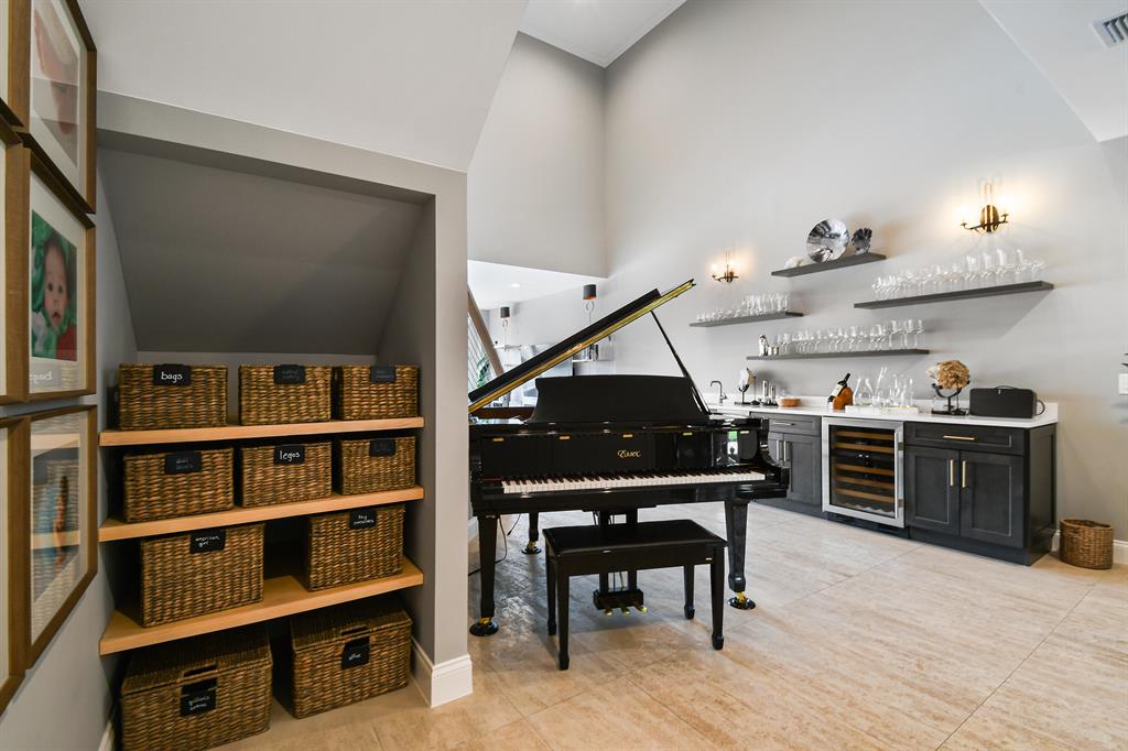 HARBOUR POINT TOWNHOMES - Residential