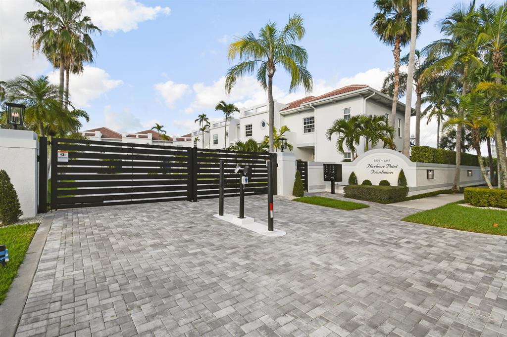 HARBOUR POINT TOWNHOMES - Residential