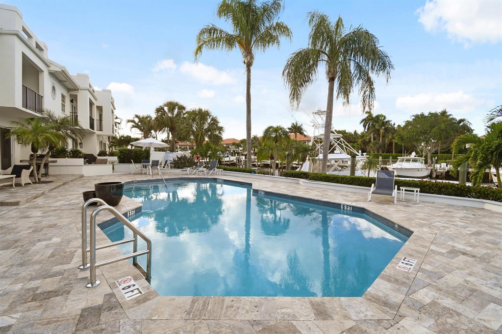 HARBOUR POINT TOWNHOMES - Residential