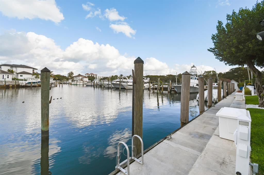 HARBOUR POINT TOWNHOMES - Residential