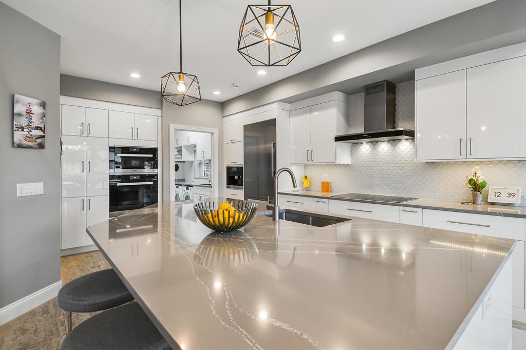 HARBOUR POINT TOWNHOMES - Residential