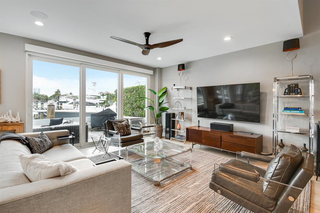 HARBOUR POINT TOWNHOMES - Residential