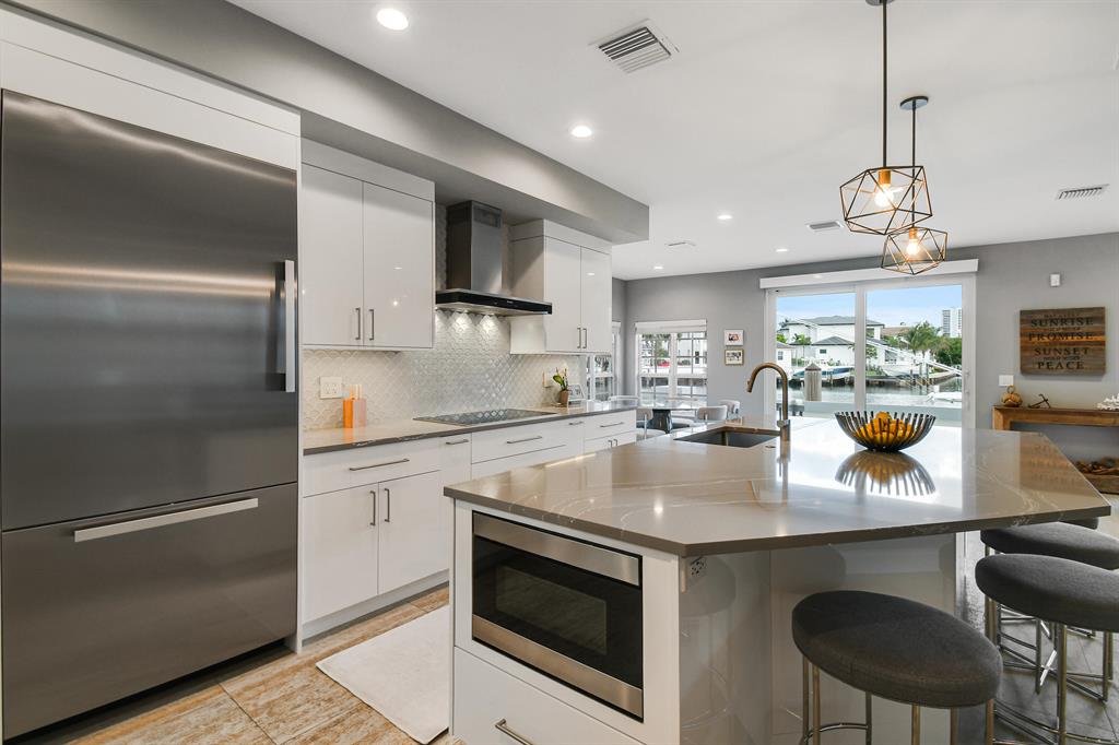 HARBOUR POINT TOWNHOMES - Residential