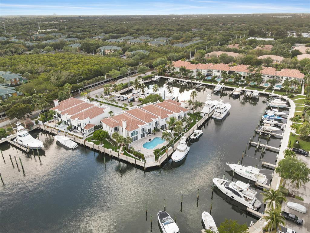 HARBOUR POINT TOWNHOMES - Residential