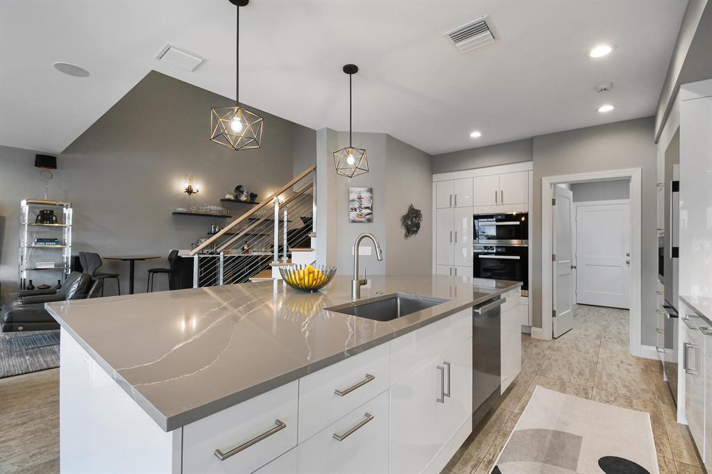 HARBOUR POINT TOWNHOMES - Residential