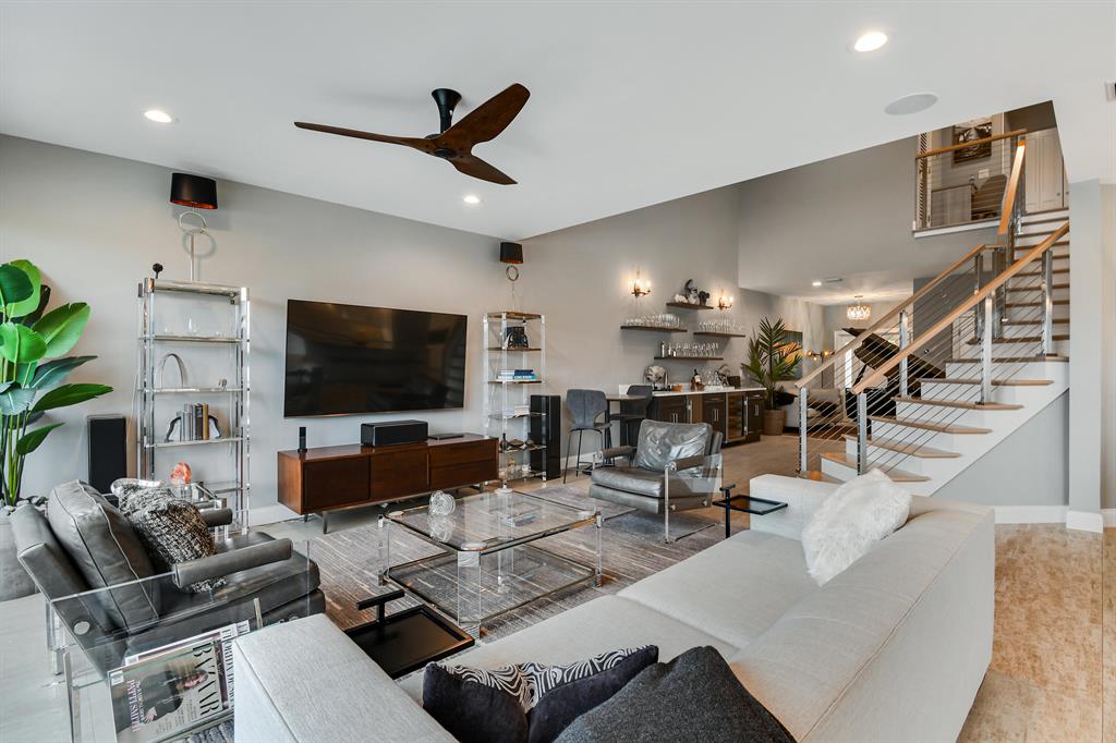 HARBOUR POINT TOWNHOMES - Residential